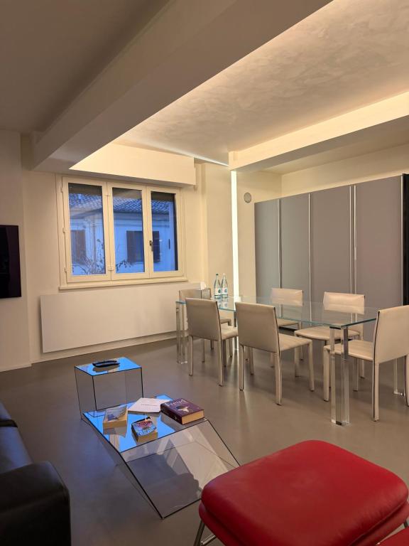 Soggiorno di Cortirola Luxury Apartment, l’altra casa dell’host a Pesaro